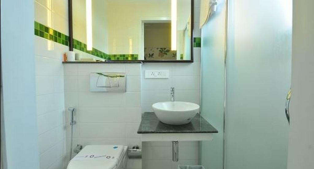 Bth Sarovaram Kochi Room photo