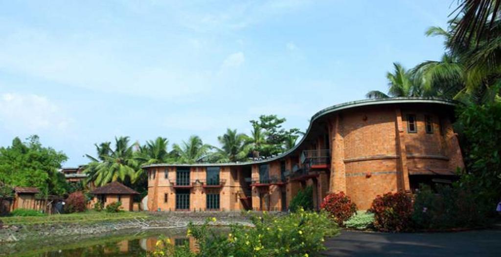 Bth Sarovaram Kochi Exterior photo