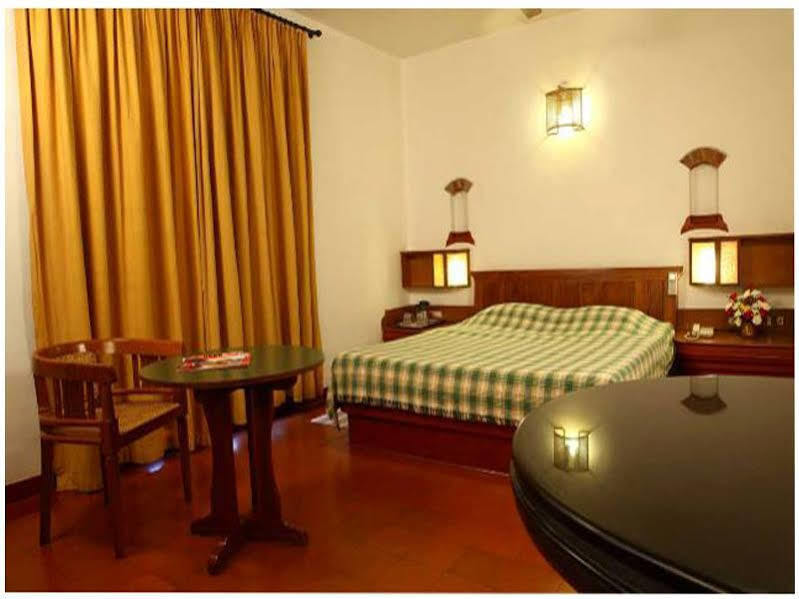 Bth Sarovaram Kochi Exterior photo