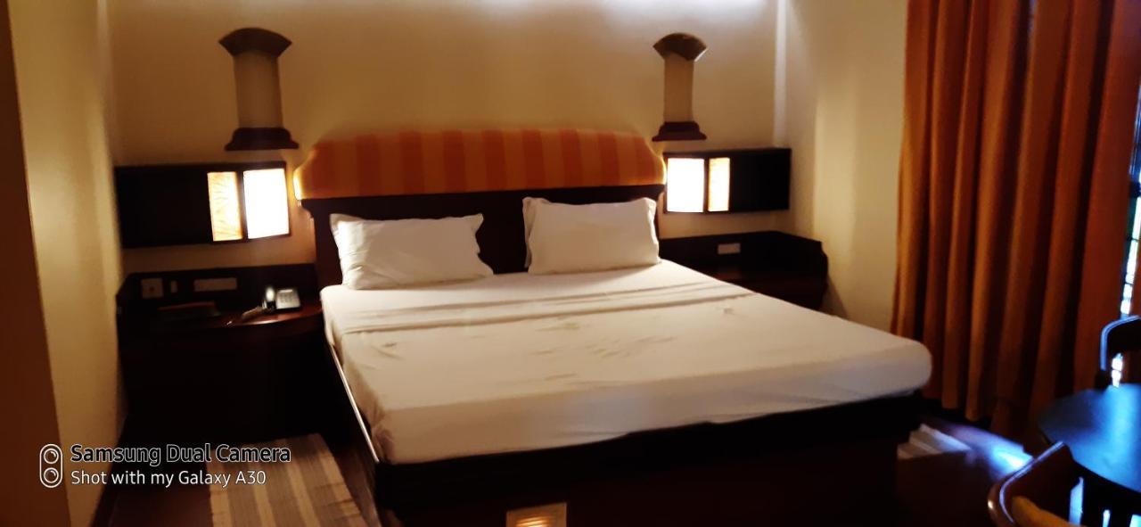 Bth Sarovaram Kochi Exterior photo